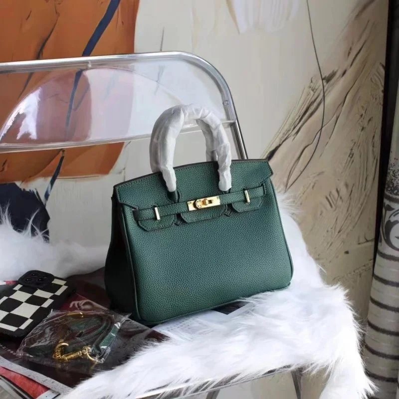 Dark green (dark green)